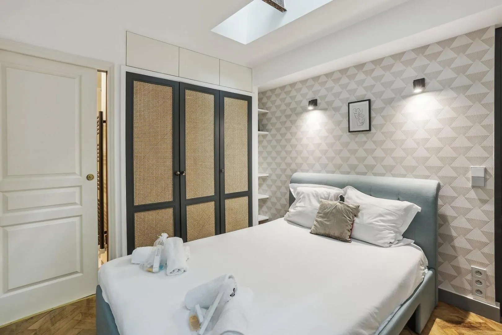 Apartment Bluestay 19 - Charmant Appartement A Paris 11